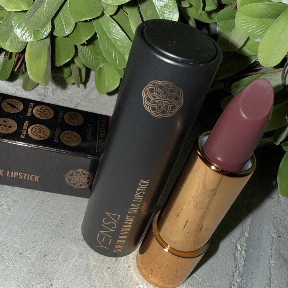YENSA ~ SUPER & VIBRANT SILK LIPSTICK‎ ~ CAPTIVATE ~ 0.12 OZ ~ NIB